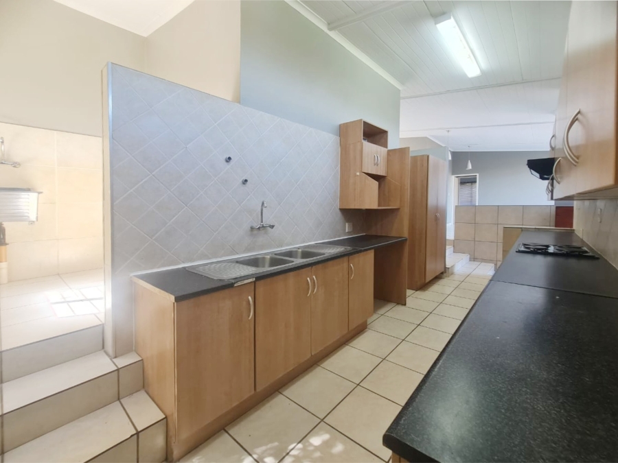 6 Bedroom Property for Sale in Meerhof North West